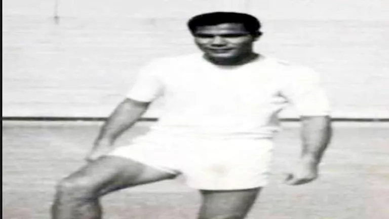 "من هو صاحب أول هدف في تاريخ أمم أفريقيا؟"