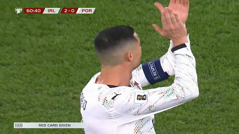 رونالدو مهدد بالغياب عن كأس العالم 2026 بعد طرده أمام أيرلندا