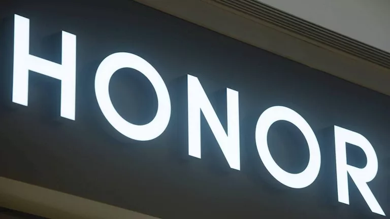 يحمي العين من الأشعة الضارة.. ما مميزات هاتف Honor الجديد؟