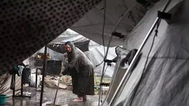 الأمطار الغزيرة تفاقم معاناة سكان في قطاع غزة.. فيديو وصور