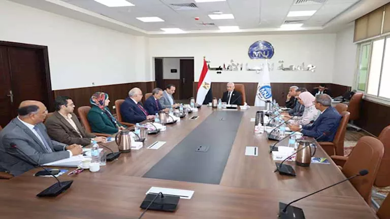 جامعة المنيا الأهلية تطلق وحدة للتحول الرقمي وتطبق بصمة الوجه (صور)