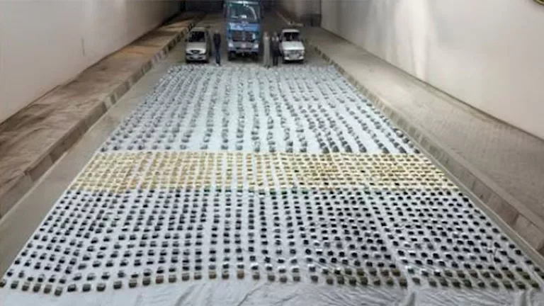 بقيمة 150 مليون جنيه.. ضبط 3 عناصر خطرة بحوزتهم طن ونصف من المخدرات بالسويس