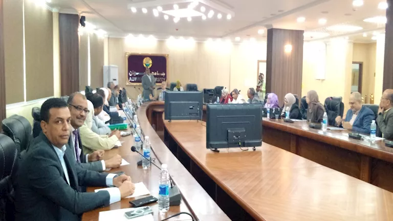 مجلس جامعة أسوان يناقش استعدادات امتحانات الفصل الأول (صور)