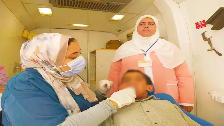 قافلة طبية مجانية توقع الكشف على 1598 مواطنًا بقرية أبو طاحون في أولاد