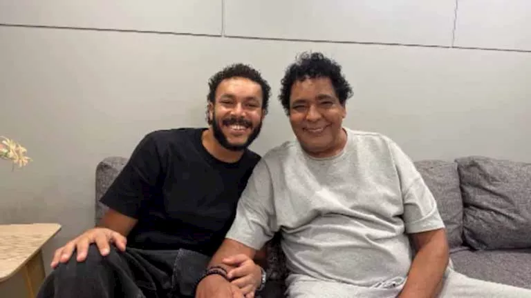 ويجز يعبّر عن سعادته بلقاء الكينج محمد منير ويشارك الصورة مع الجمهور