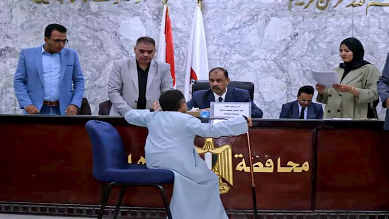 محافظ سوهاج يوجه بسرعة فحص شكاوى المواطنين في اللقاء الجماهيري محافظ سوهاج يوجه بسرعة فحص شكاوى المواطنين في اللقاء الجماهيري