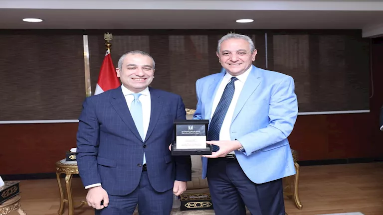 رئيس البنك الزراعي يبحث مع محافظ الغربية جهود تحقيق التنمية الزراعي