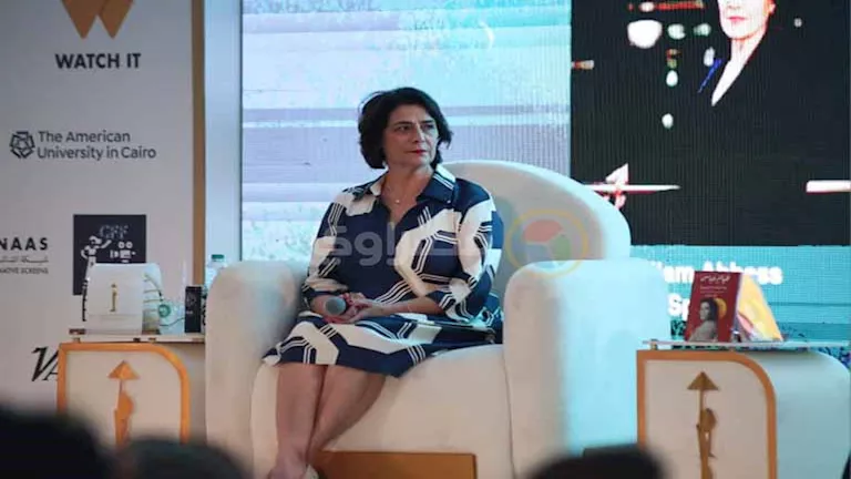 هيام عباس: من فلسطين إلى باريس بحثًا عن الحب والحرية الفنية