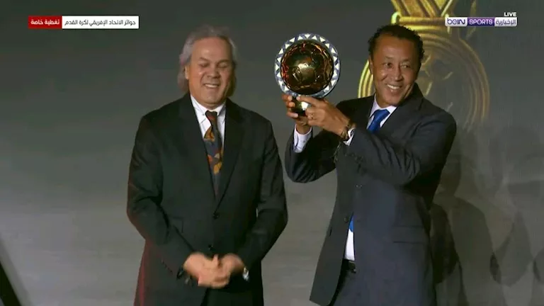 بيدرو بوبيستا يتوج بجائزة أفضل مدرب في أفريقيا 2025 متفوقًا على وليد الركراكي