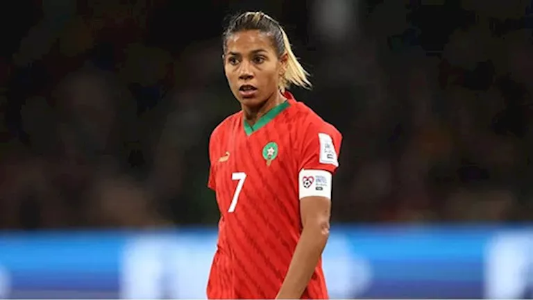 غزلان الشباك تتألق كأفضل لاعبة في أفريقيا 2025 وأهم 10 حقائق عنها