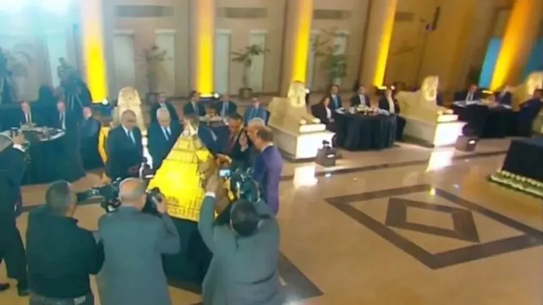 النيابة العامة تذيع كلمة محافظ البنك المركزي في فاعلية تسليم السبائك الذهبية