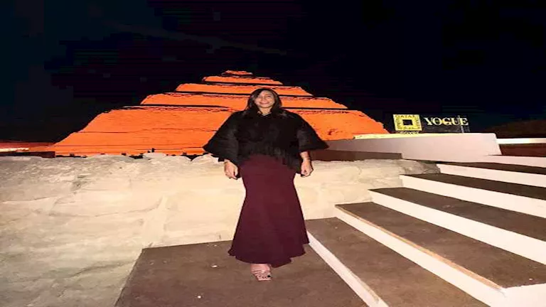 فريدة عثمان تلتقط أنفاس الفخر أمام أهرامات مصر بعد افتتاح المتحف الكبير