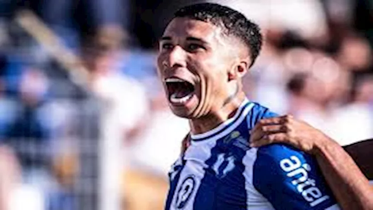 الأهلي يقترب من ضم المهاجم الأوروجوياني رودريجيز قبل الشتاء