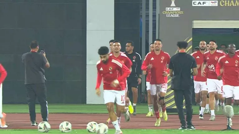 الأهلي يفتقد خدمات نجمه في مباراة الجيش الملكي المقبلة بدوري الأبطال الأهلي يفتقد خدمات نجمه في مباراة الجيش الملكي المقبلة بدوري الأبطال