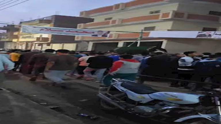 صدمته سيارة.. وداع مهيب في جنازة طفل حادث زنارة المنوفية