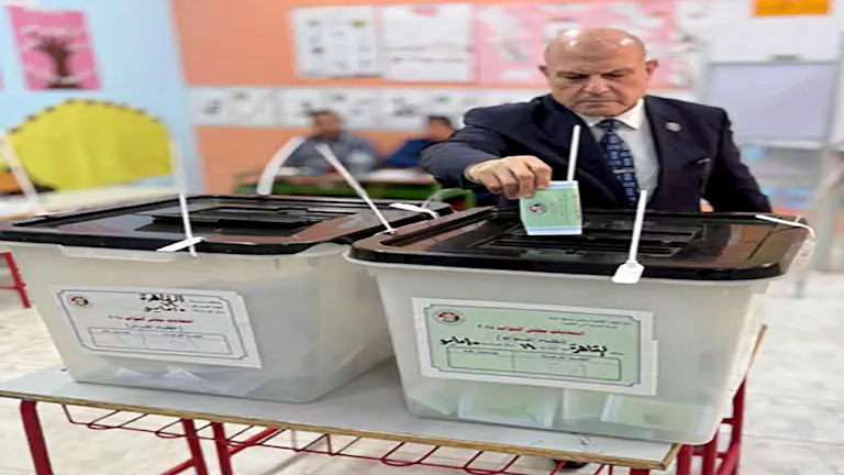 رئيس النيابة الإدارية يدلي بصوته في انتخابات النواب ويدعو للمشاركة | ص