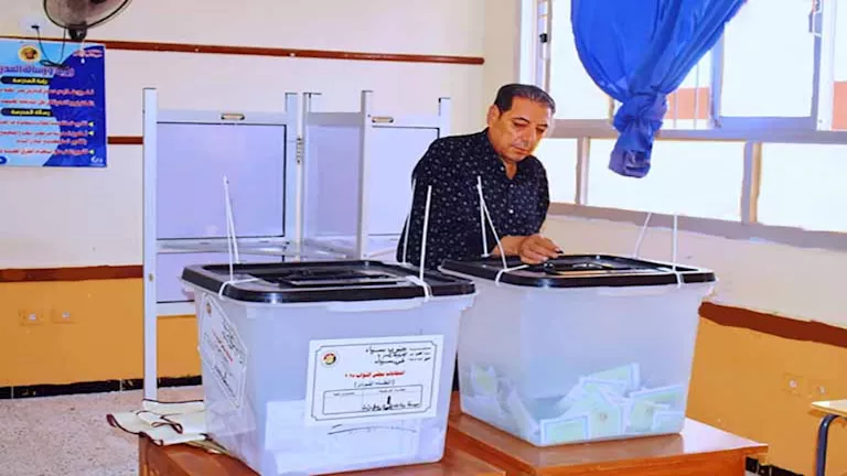 مدير تعليم جنوب سيناء يدلي بصوته في انتخابات مجلس النواب مدير تعليم جنوب سيناء يدلي بصوته في انتخابات مجلس النواب