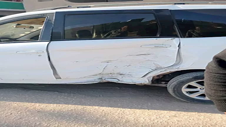 بالصورـ 6 مصابين في تصادم سيارتين على الطريق الزراعي بأسيوط