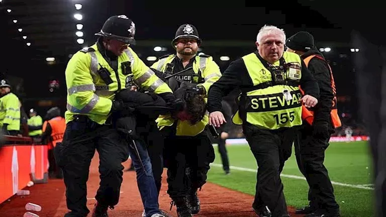 “في الرأس”.. إصابة خطيرة لنجم في الدوري الأوروبي “في الرأس”.. إصابة خطيرة لنجم في الدوري الأوروبي