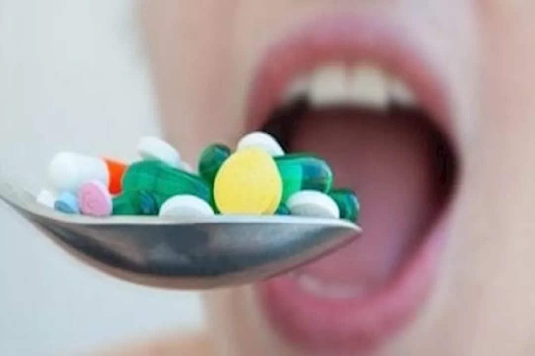 الجمع بين العقاقير الطبية