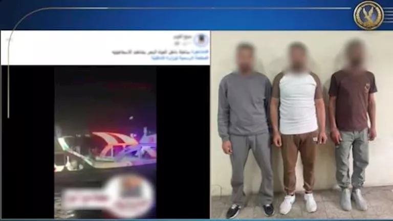 فيديو مثير | قائدي 3 مراكب سياحية يصطدمون ببعضهم والداخلية تكشف التفاصيل