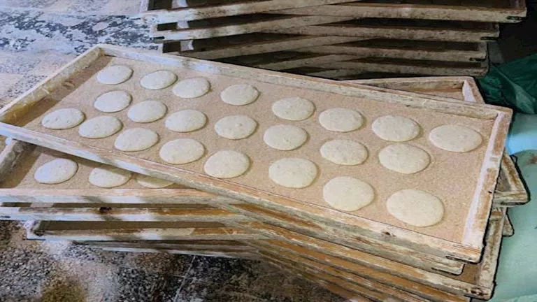 الداخلية تضبط 13 طن دقيق خلال حملات على المخابز بالسوق المحلي