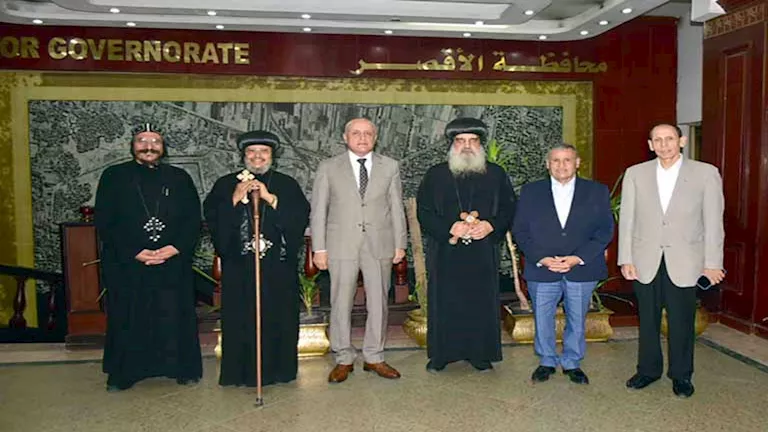 محافظ الأقصر يستقبل وفد دير مار جرجس بالرزيقات لدعوتهم للموسم السنوي ( محافظ الأقصر يستقبل وفد دير مار جرجس بالرزيقات لدعوتهم للموسم السنوي (