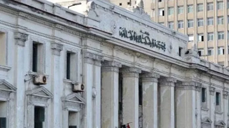 “هعلمك لعبة”.. أم تكشف تفاصيل تحرش عامل بأطفال مدرسة دولية بالإسكندرية