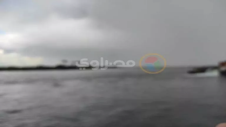 بالفيديو والصور- رياح وأمطار غزيرة تضرب مدن ومراكز البحيرة