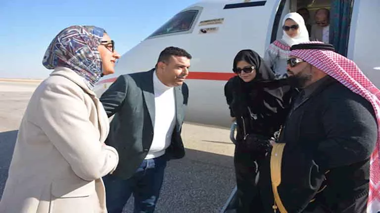 نائب محافظ الوادي الجديد تستقبل الوفود المشاركة في مهرجان الرياضات الت