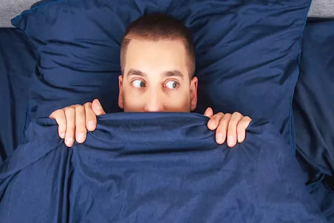 النوم مغطى الرأس