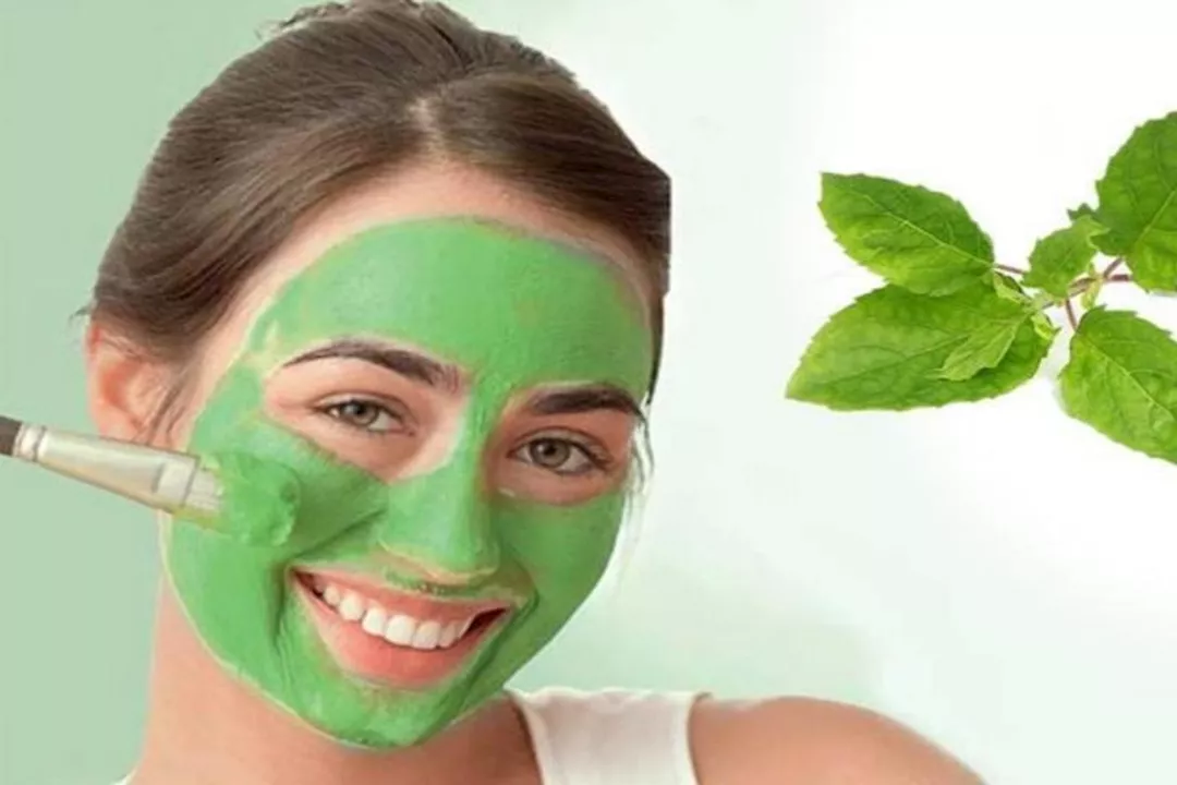 5 أعشاب بعد انقطاع الطمث تساعدكِ على نضارة بشرتكِ