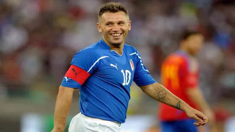 مهاجم إيطاليا السابق ينتقد هجوم كاراجر على محمد صلاح