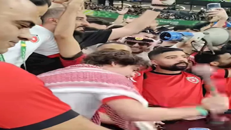 بالفيديو.. الأمير الأردني يقود المدرجات ضد العراق بكأس العرب بالفيديو.. الأمير الأردني يقود المدرجات ضد العراق بكأس العرب