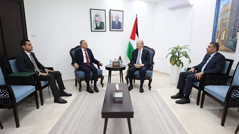 رئيس الوزراء الفلسطيني يشكر الرئيس السيسي على موقفه التاريخي وإفشاله م