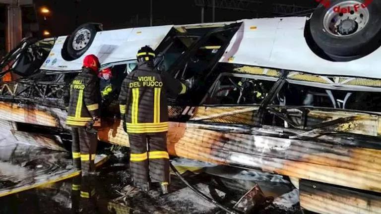 كولومبيا: وفاة أكثر من 12 شخصا جراء سقوط حافلة تقل تلاميذ في أحد الأود