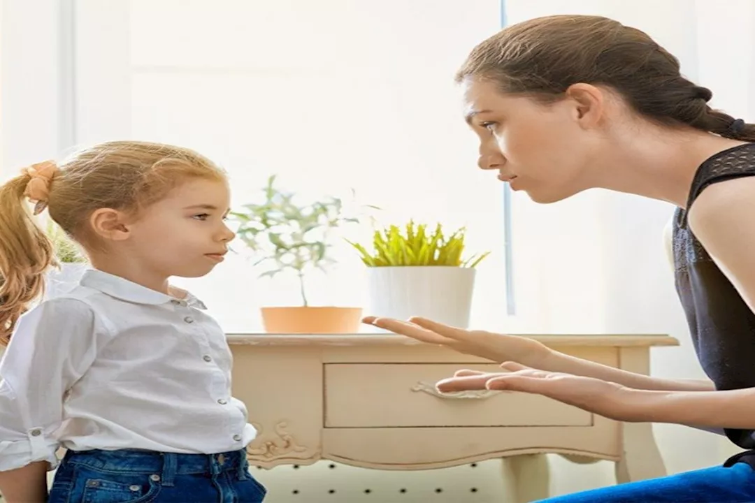 كيف تعاقب طفلك دون تضر بصحته النفسة؟- طبيب يوضح