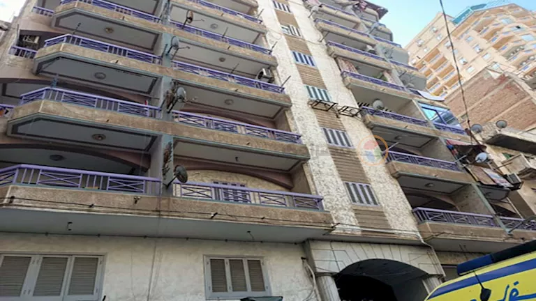 الجثمان لا يزال مكانه.. النيابة تعاين حريق شقة الفنانة نيفين مندور بالإسكندرية - صور 