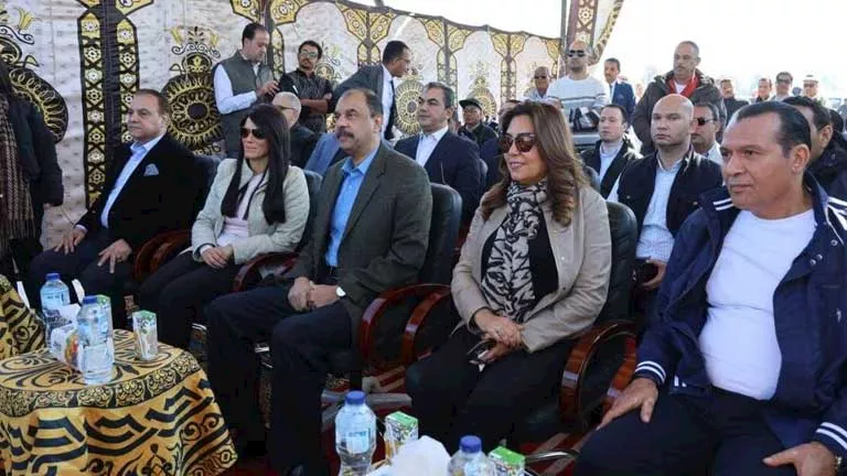 وزيرة التخطيط ومحافظ سوهاج يزوران مصنع الكومبريسور بالمنطقة الصناعية 