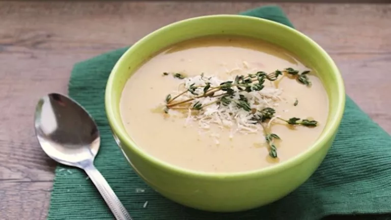 شوربة الثوم والزنجبيل.. وصفة سحرية لتعزيز المناعة 