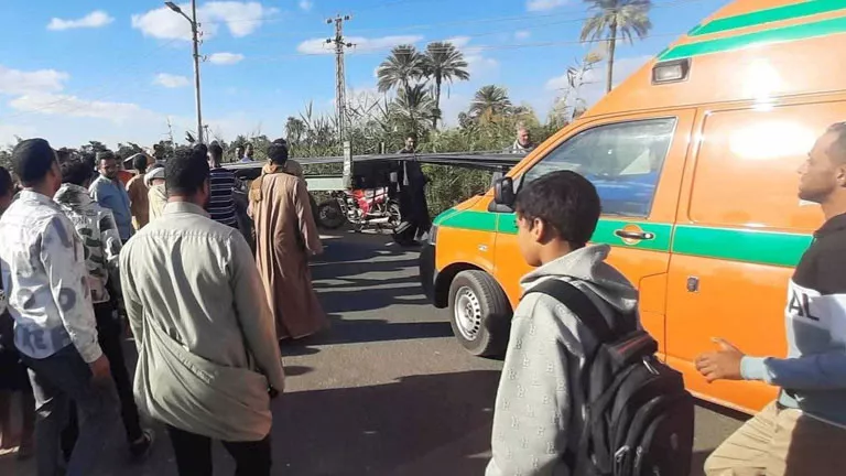 مصر – أصيبت 8 فتيات إثر انقلاب دراجة نارية على طريق جهينة بسوهاج