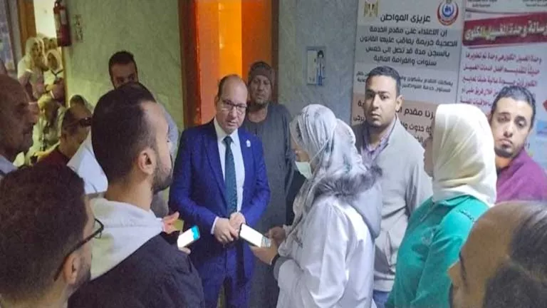 بالصور- جولة مفاجئة لوكيل صحة الدقهلية بمستشفى تمي الأمديد