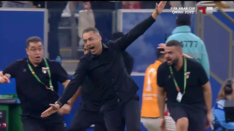 “على طريق أبو تريكة”.. احتفال قوي من مدرب منتخب فلسطين بعد التعادل مع