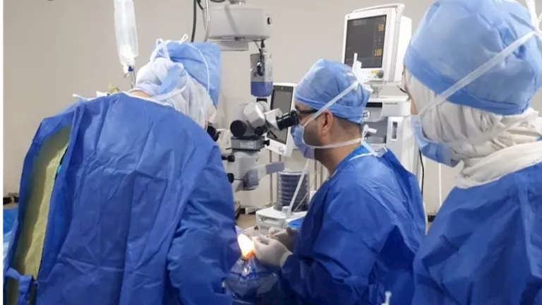 نجاح عملية زراعة قرنية دقيقة بمستشفى رمد المنصورة (صور)