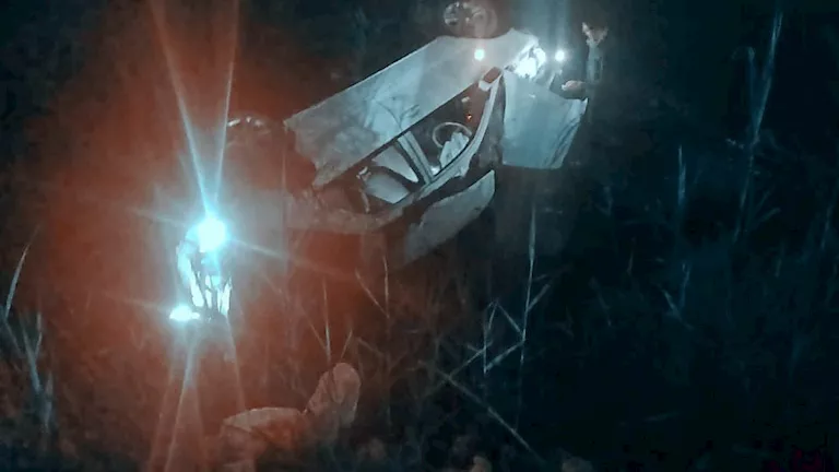 إصابة 4 أشخاص فى حادث سقوط سيارة بترعة عرب المدابغ بأسيوط