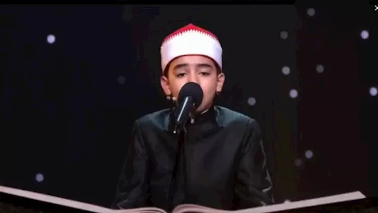 "عصفور يغرد بالقرآن".. الطفل القارئ محمد القلاجي يخطف القلوب والأسماع في "دولة التلاوة"