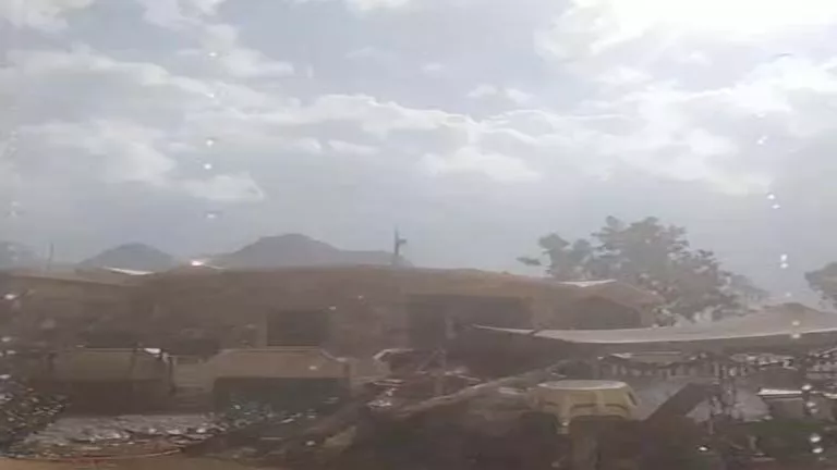 أمطار رعدية غزيرة تضرب طابا ونويبع وجبال جنوب سيناء (صور)