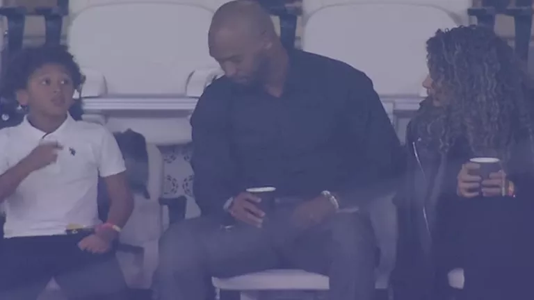 3 لظهور شيكابالا وزوجته وابنه في مدرجات مباراة منتخب مصر ضد الإمارات 3 لظهور شيكابالا وزوجته وابنه في مدرجات مباراة منتخب مصر ضد الإمارات