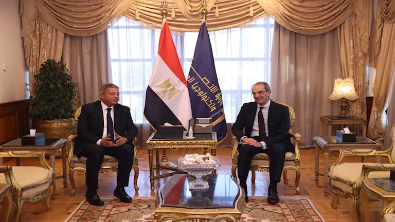 مباحثاث بين وزير الاتصالات ورئيس الأعلى للإعلام لتعزيز التعاون المشترك