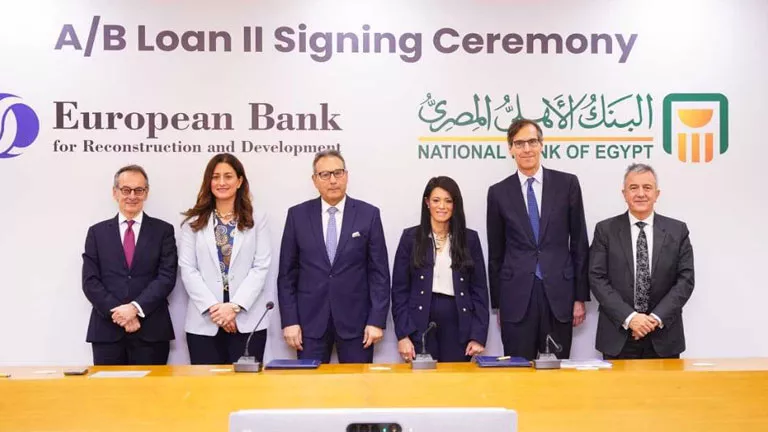 البنك الأهلي يقترض 100 مليون دولار من البنك الأوروبي لإعادة الإعمار البنك الأهلي يقترض 100 مليون دولار من البنك الأوروبي لإعادة الإعمار